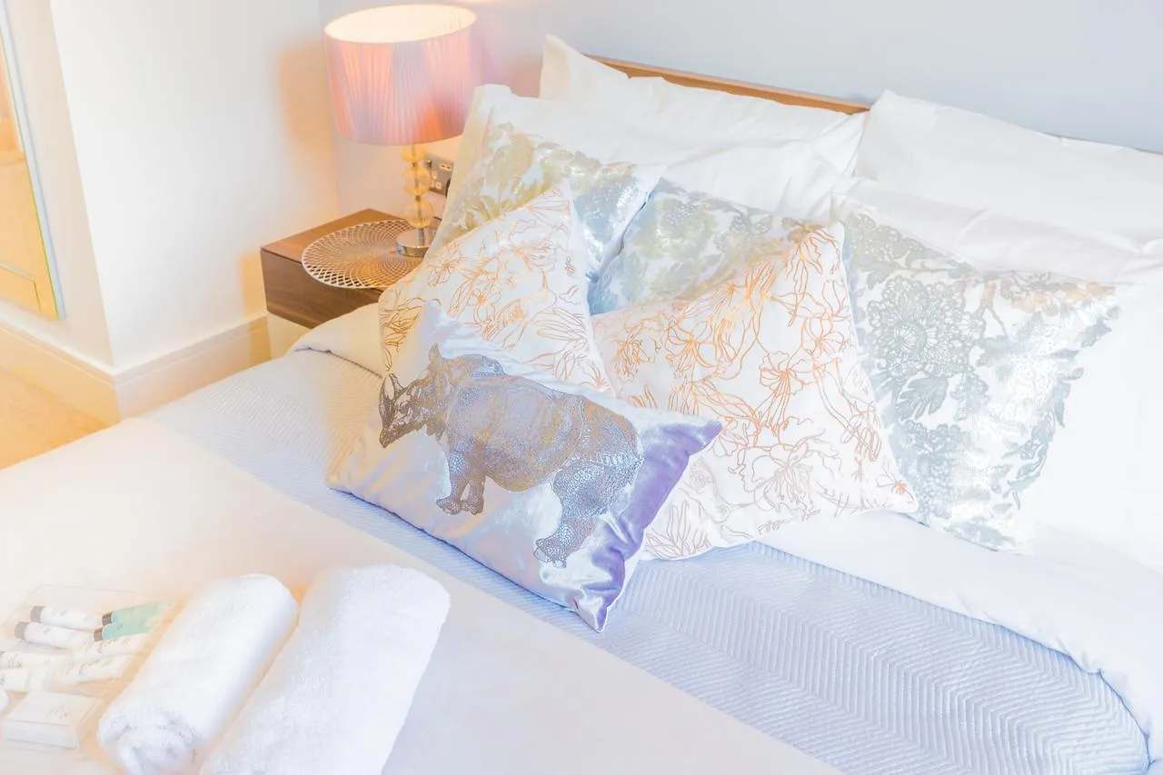 Apartment River Walk Suite - Canary Wharf London United Kingdom