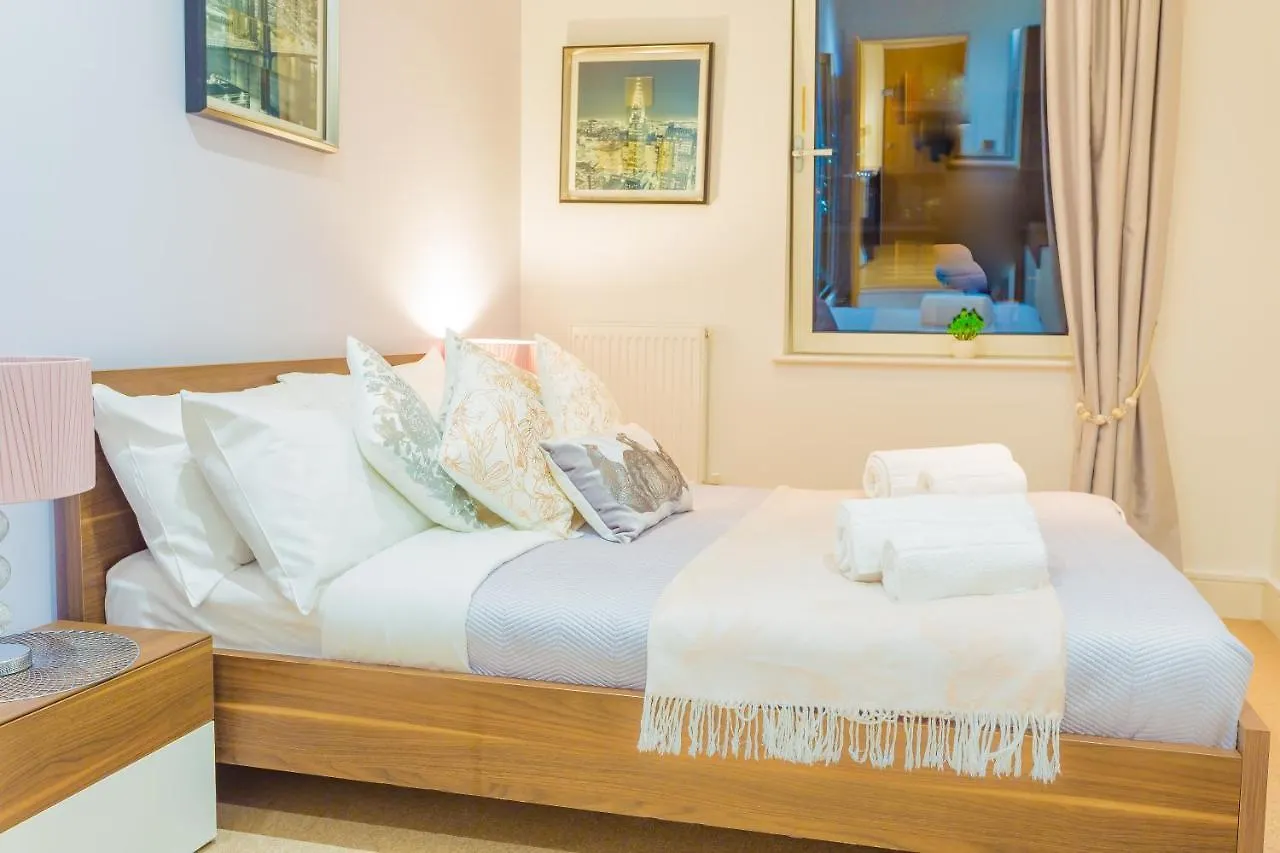 Apartment River Walk Suite - Canary Wharf London